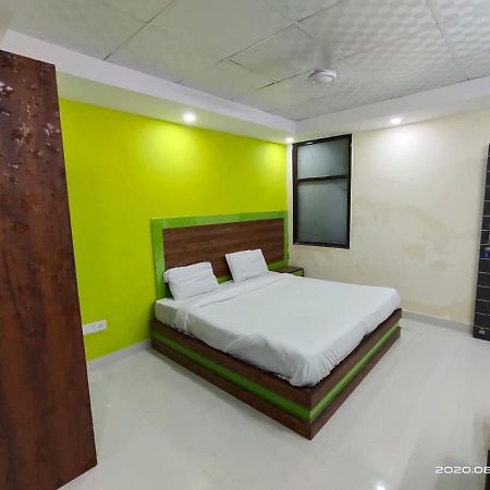 Hotel Royal Town New Delhi Exterior photo