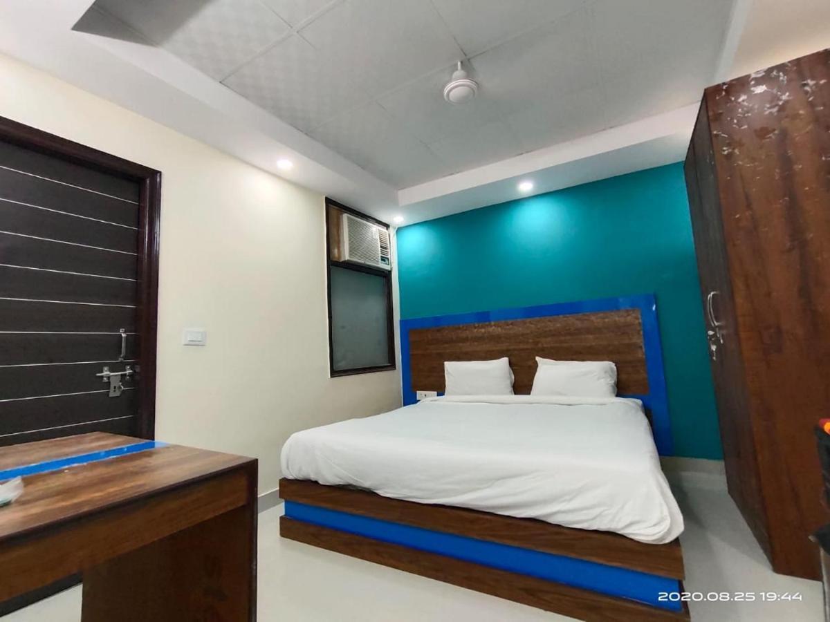 Hotel Royal Town New Delhi Exterior photo