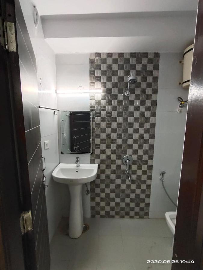 Hotel Royal Town New Delhi Exterior photo