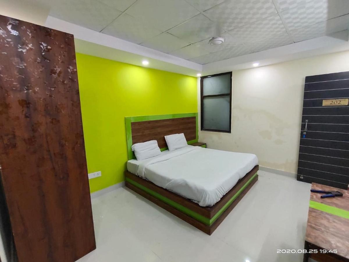 Hotel Royal Town New Delhi Exterior photo